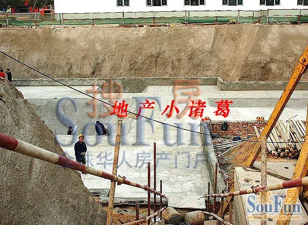 彩虹新城2室1厅1卫西南朝向4300.00元/月出租