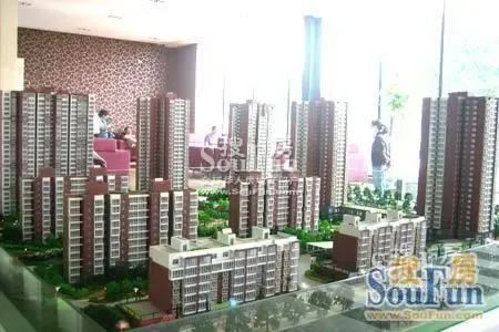 大学南郡3室2厅1卫南朝向1100.00元/月出租