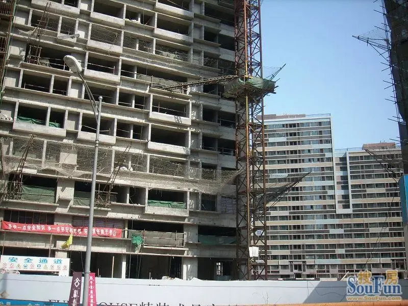 金地名京2室1厅1卫南北朝向9500.00元/月出租