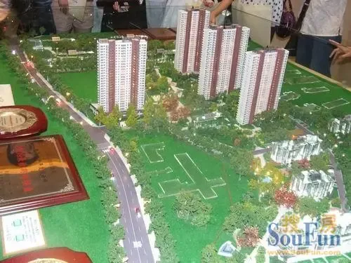 �ൺ��ƽ�ɫ��ƷЧ��ͼ