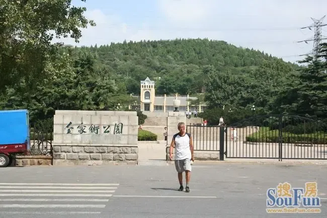 衡逸园2室2厅1卫南北朝向2600.00元/月出租