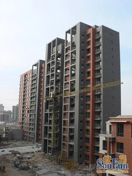 中铁国际花园小区高层外景图(2010.05)