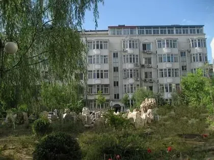 蓬莱公寓4室2厅2卫南北朝向6900.00元/月出租