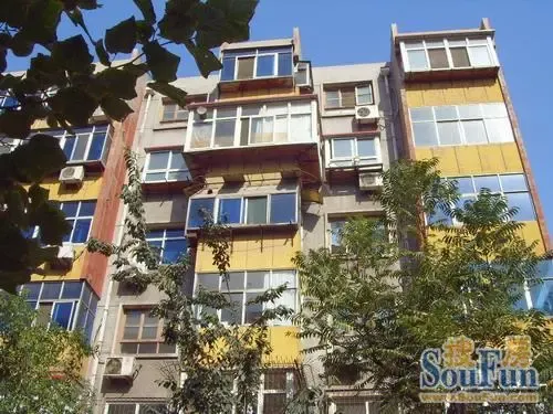 东山坡一里外景图