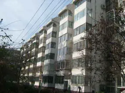 革新里小区1室1厅1卫南朝向4400.00元/月出租
