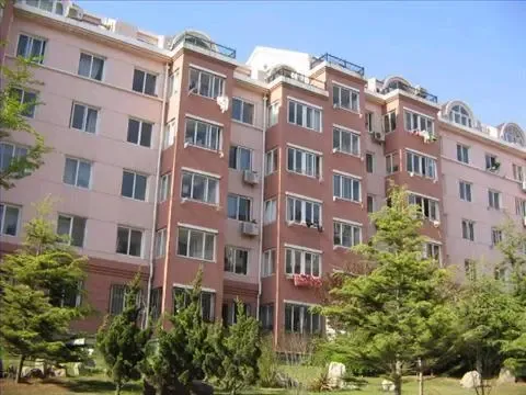 亿泰庄园3室2厅1卫西南北朝向2400.00元/月出租