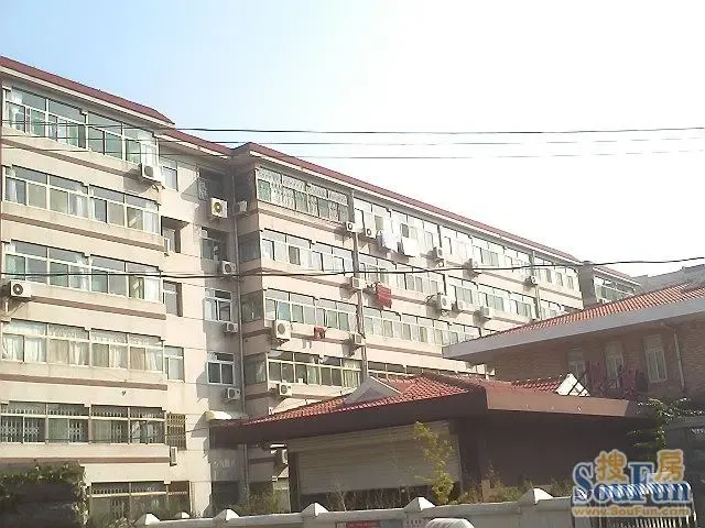 窑头路煤气公司宿舍3室2厅2卫南北朝向3300.00元/月出租