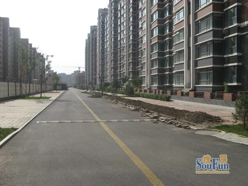 河畔嘉园3室2厅2卫南北朝向3000.00元/月出租