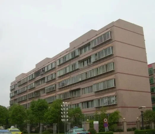 金鹰小区3室2厅2卫南朝向2700.00元/月出租
