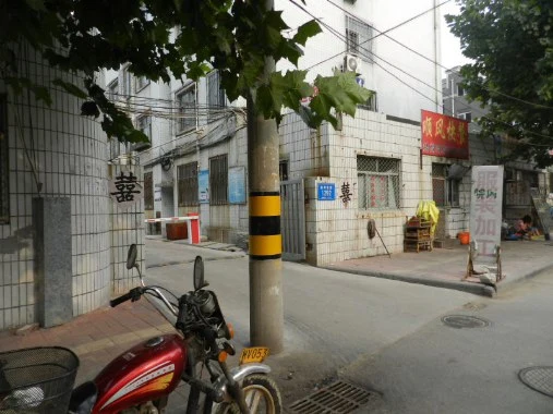 三产办宿舍外景图