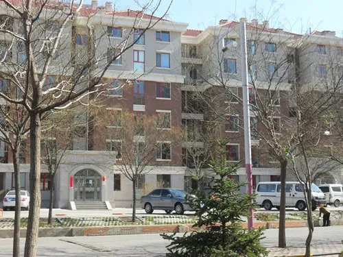 讨号板新村住宅小区3室2厅2卫南北朝向2500.00元/月出租