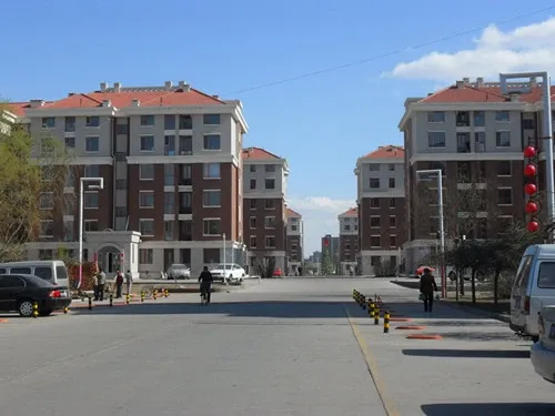 讨号板新村住宅小区3室1厅1卫南北朝向700.00元/月出租