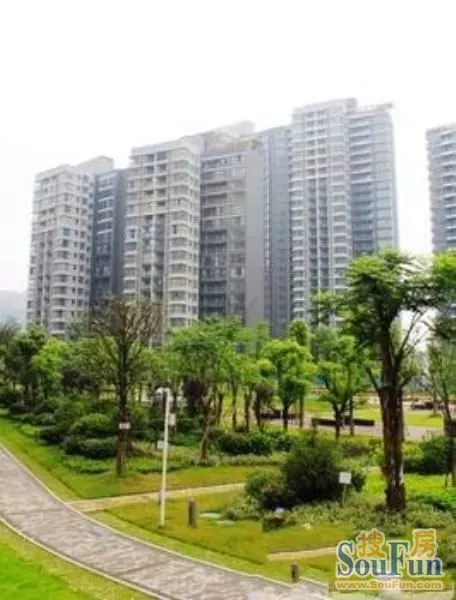 恒基凯旋门4室2厅2卫南北朝向3500.00元/月出租