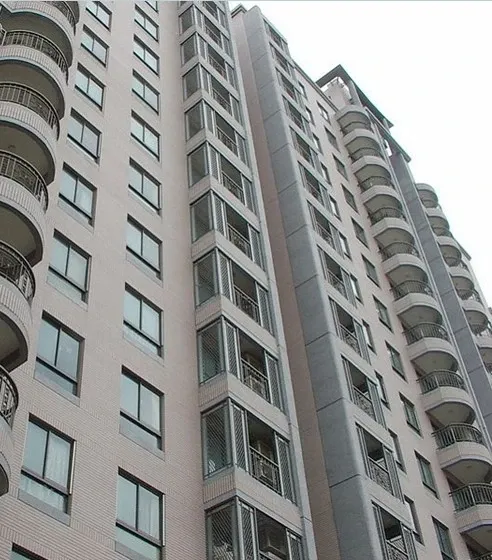 兴华大楼3室1厅1卫南朝向1200.00元/月出租