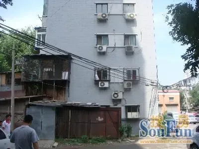 联盟路4号院3室1厅1卫南北朝向800.00元/月出租