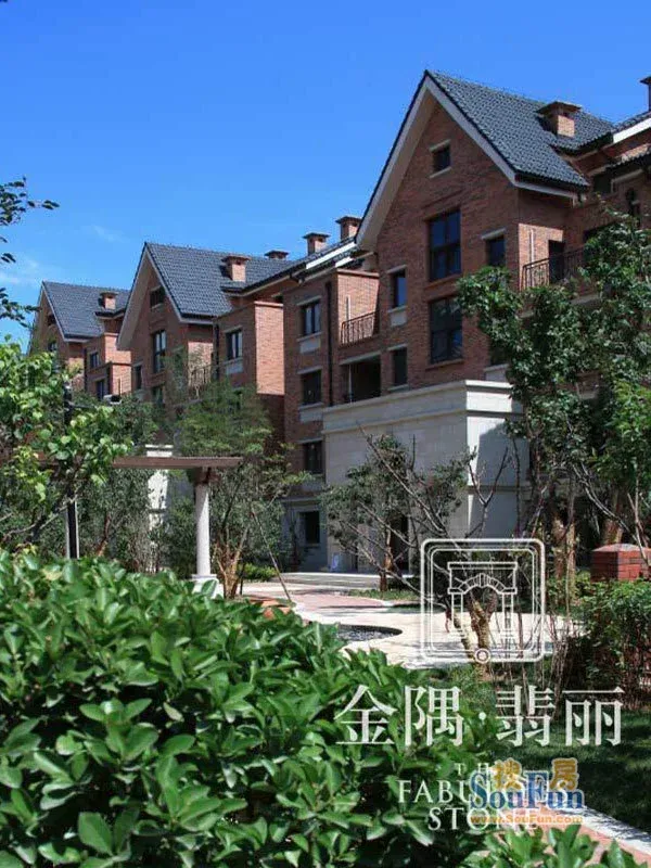 金隅翡丽铂爵郡2室1厅1卫南北朝向8900.00元/月出租