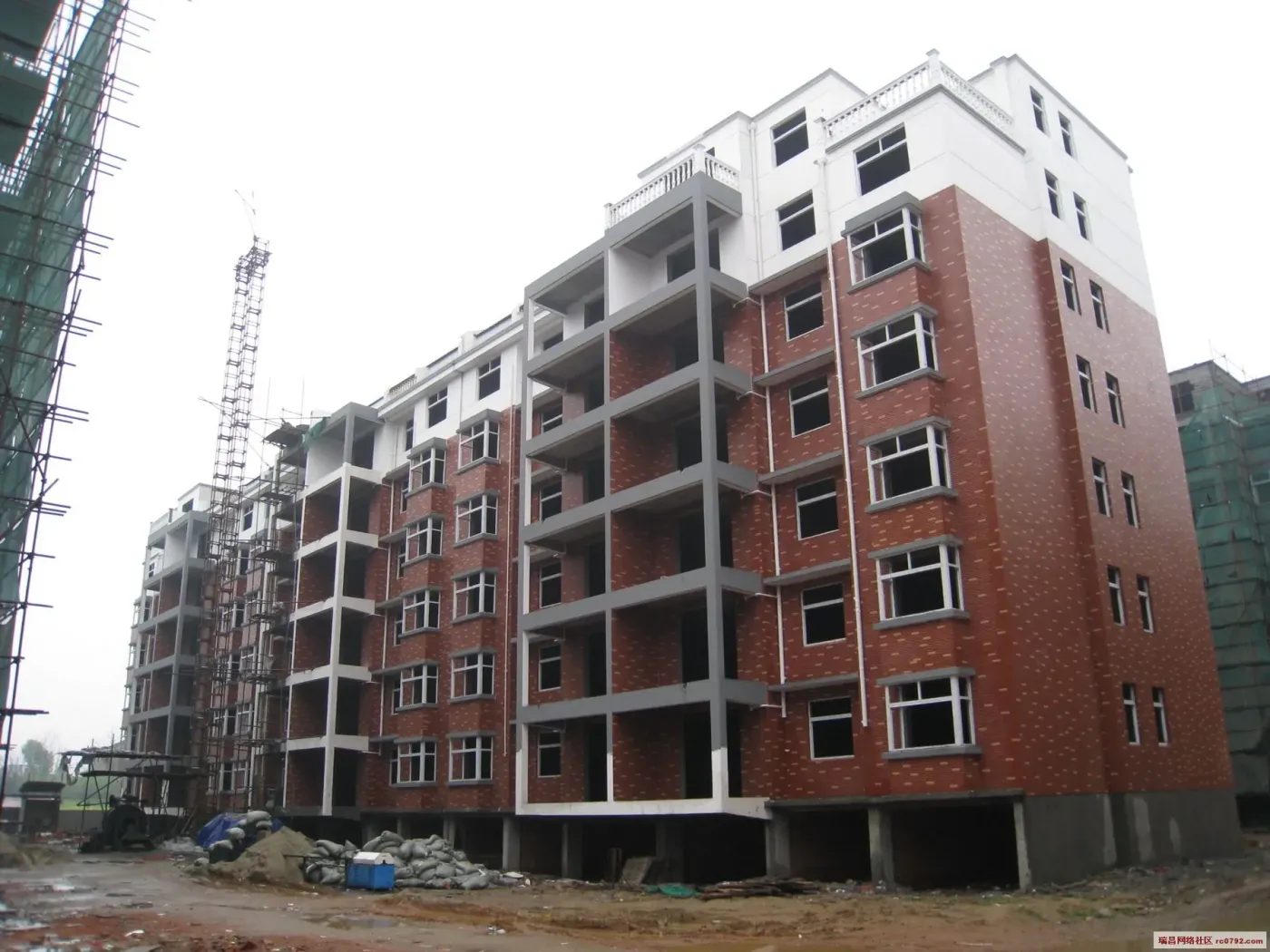 厚和德小区3室2厅2卫南北朝向2100.00元/月出租