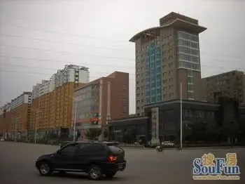 东方广场6室1卫南北朝向3000.00元/月出租