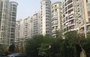 兴隆商住小区2室1厅1卫南朝向1300.00元/月出租