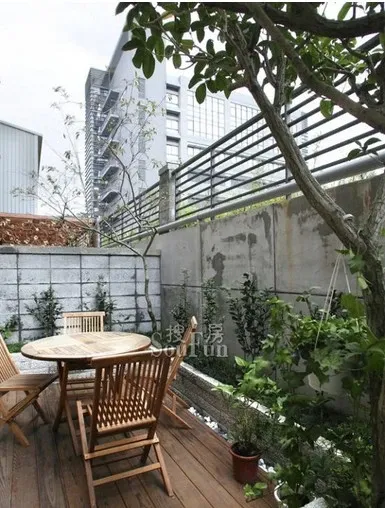 公园西郡大厦2室1厅1卫东南朝向2600.00元/月出租