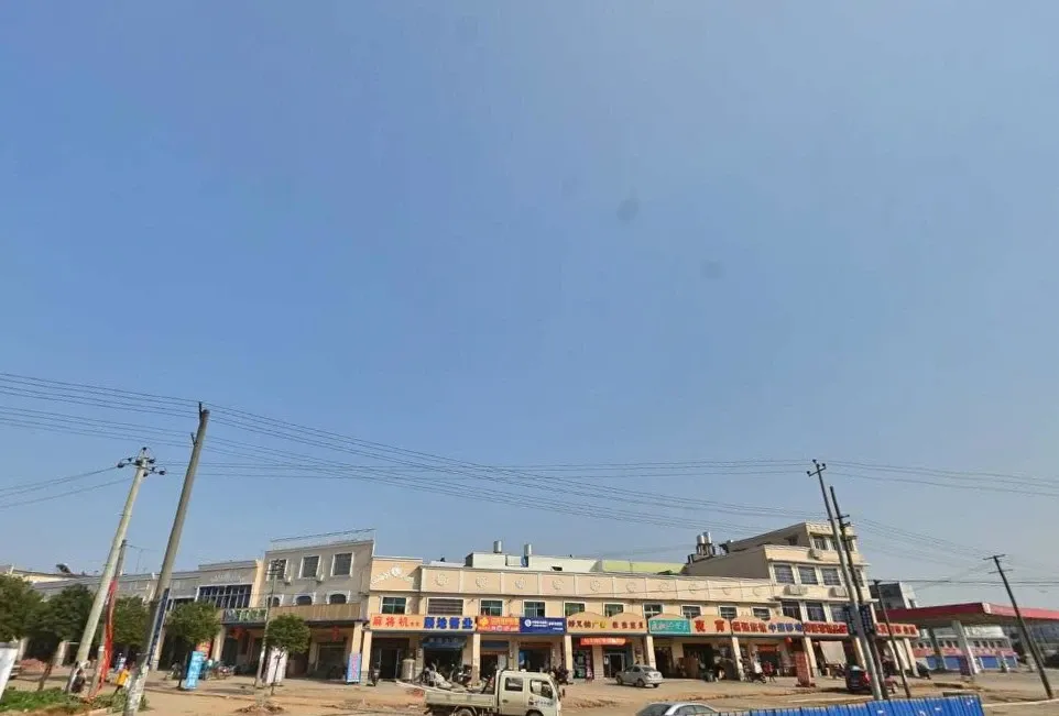 银路家园3室2厅2卫南朝向2100.00元/月出租
