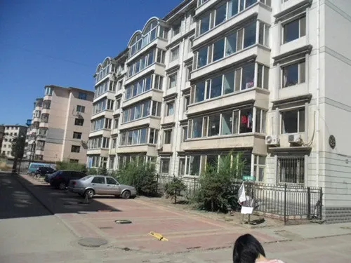 百叶公寓2室1厅1卫南朝向1400.00元/月出租