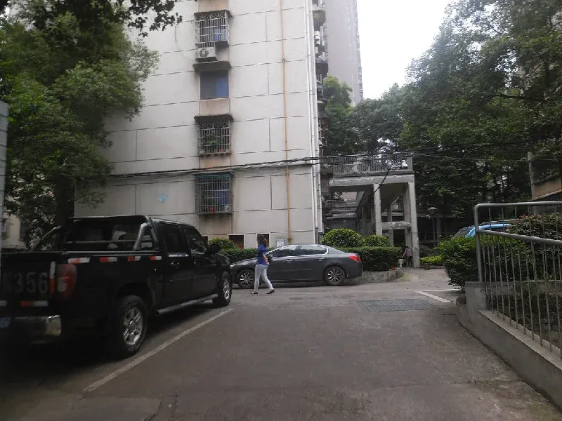 中南林业勘测设计院单位房2室1厅1卫南北朝向2300.00元/月出租