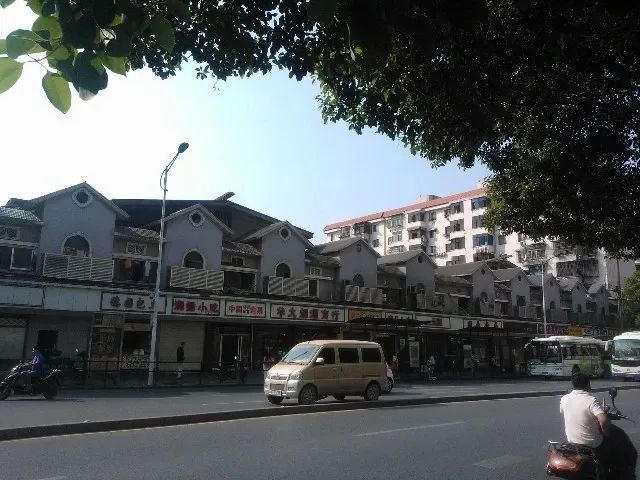盾华住宅楼1室1厅1卫南朝向1500.00元/月出租