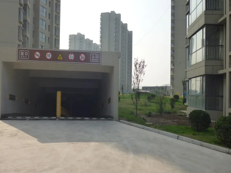 东方今典朗润园3室2厅2卫南北朝向1600.00元/月出租