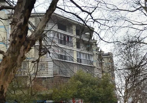 雅塘新居3室2厅2卫南北朝向1900.00元/月出租