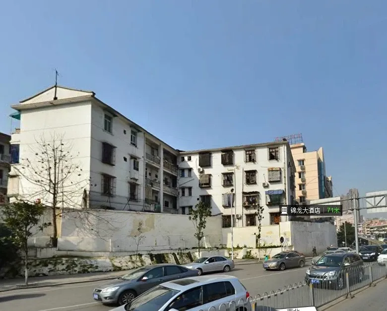 长沙市烟草专卖局单位宿舍3室2厅2卫南朝向2400.00元/月出租
