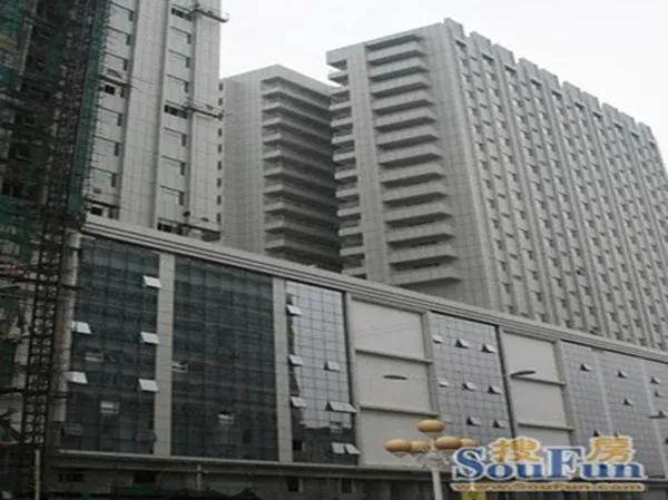 富民服装城4室1厅1卫西南朝向1500.00元/月出租