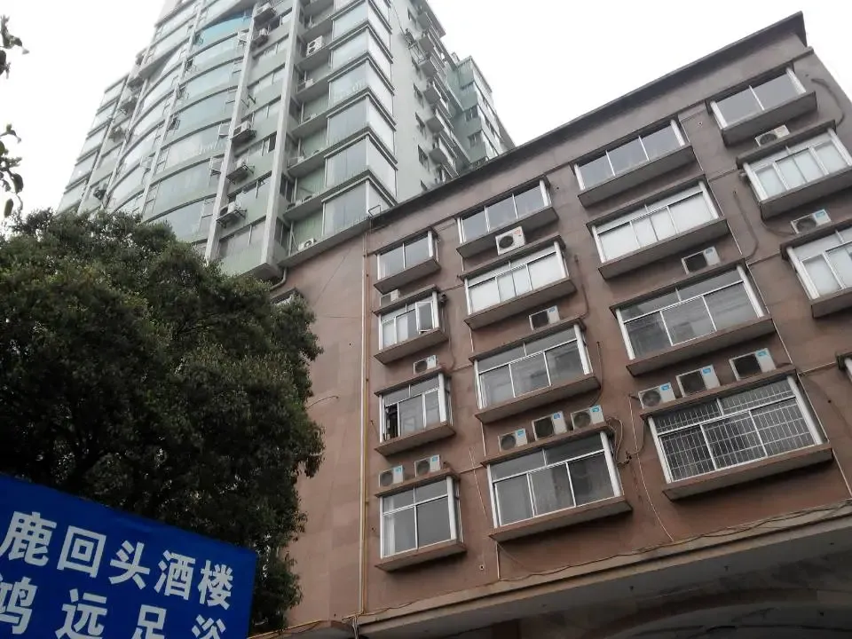 东方之珠3室2厅2卫南朝向2800.00元/月出租