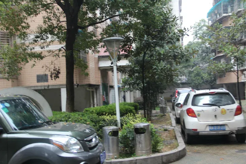 富湘园小区3室2厅2卫南朝向2200.00元/月出租