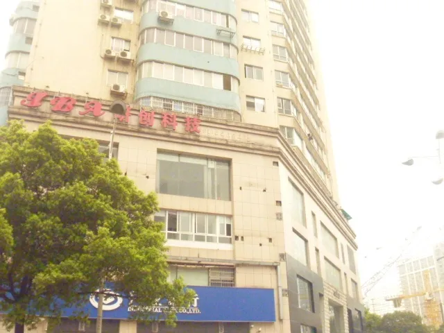 鸿盛大厦1室1卫南朝向5500.00元/月出租