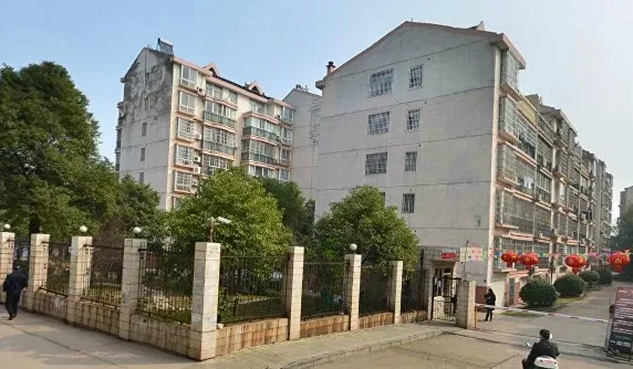 新点苑4室2厅1卫南北朝向2300.00元/月出租