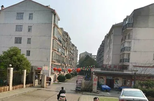 新点苑3室2厅2卫南朝向2200.00元/月出租