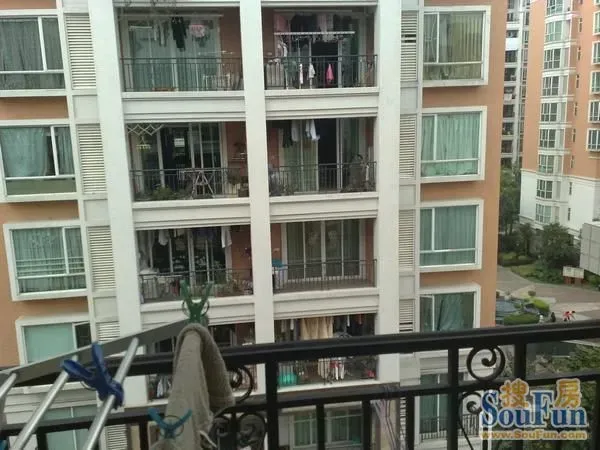 景逸名轩2室2厅1卫南朝向2000.00元/月出租