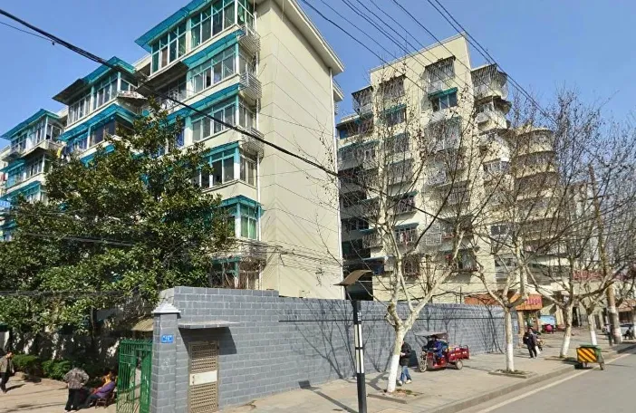 苎麻公司宿舍1室1厅1卫南朝向1100.00元/月出租