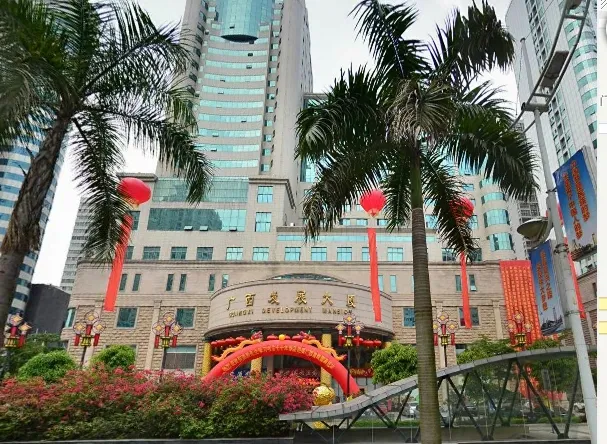 广西发展大厦东楼4室1厅2卫南朝向4500.00元/月出租