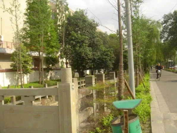 华神公寓1室1厅1卫东朝向1700.00元/月出租