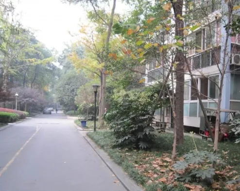 怡和茗居4室2厅2卫西南朝向1300.00元/月出租