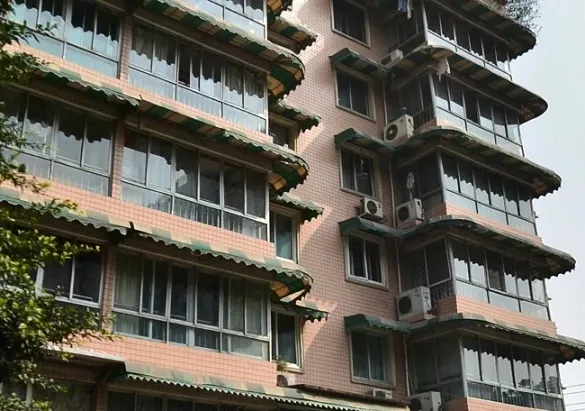 梓桐苑2室1厅1卫南朝向2500.00元/月出租