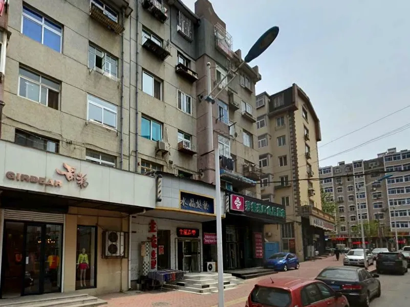 旅顺长春街2室1厅1卫南北朝向1000.00元/月出租