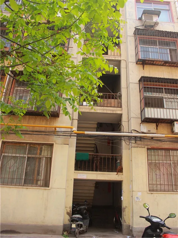 化工厂家属院(嵩山路)2室1厅1卫东南朝向500.00元/月出租