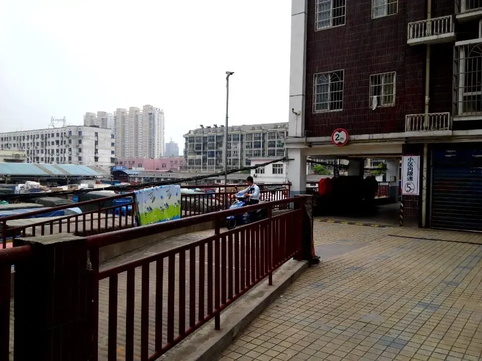 银力家园2室2厅1卫南朝向2000.00元/月出租