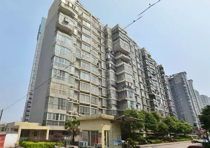 四方小区3室2厅1卫南北朝向1900.00元/月出租