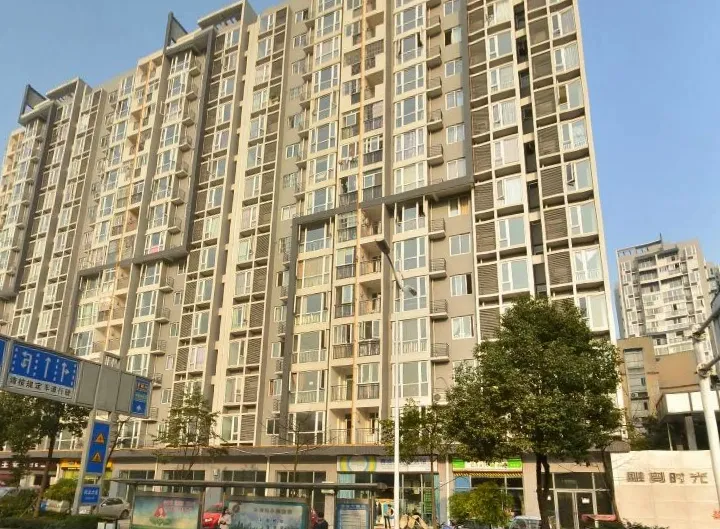 雕刻时光2室2厅1卫东南朝向1600.00元/月出租