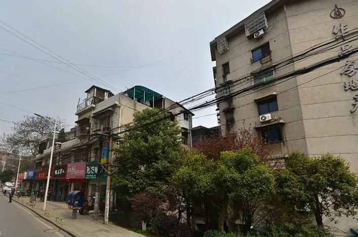 华昌地产单位房2室1厅1卫东朝向1300.00元/月出租