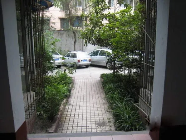 玉林人家3室1厅1卫南朝向2000.00元/月出租